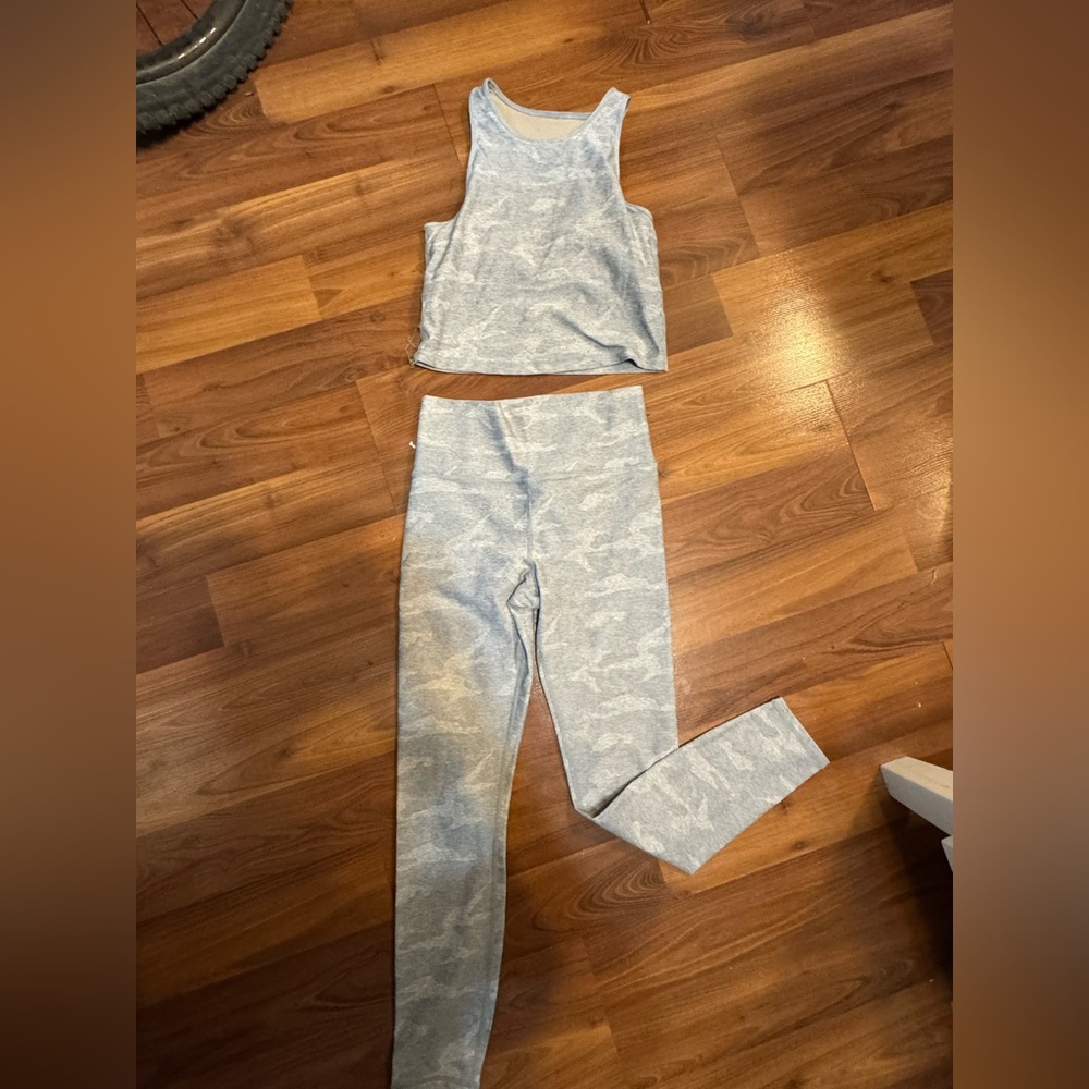Vouri Grey Camouflage sports bra and Leggings Set